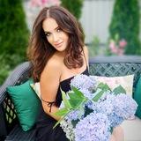 Miss Freni - цветущая жизнь.