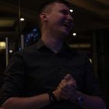 Яценко печатает...