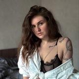 Ксенечка записывает кружочки