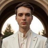 Максим Белов
