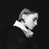 лина замечает