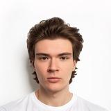 Алекс сейчас занят