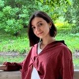 Ксюша в мыслительном процессе