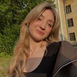 что творит ксюшка хрусталева