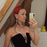 Саша Леа Адина замечает