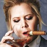 🍷 Лариса пьет